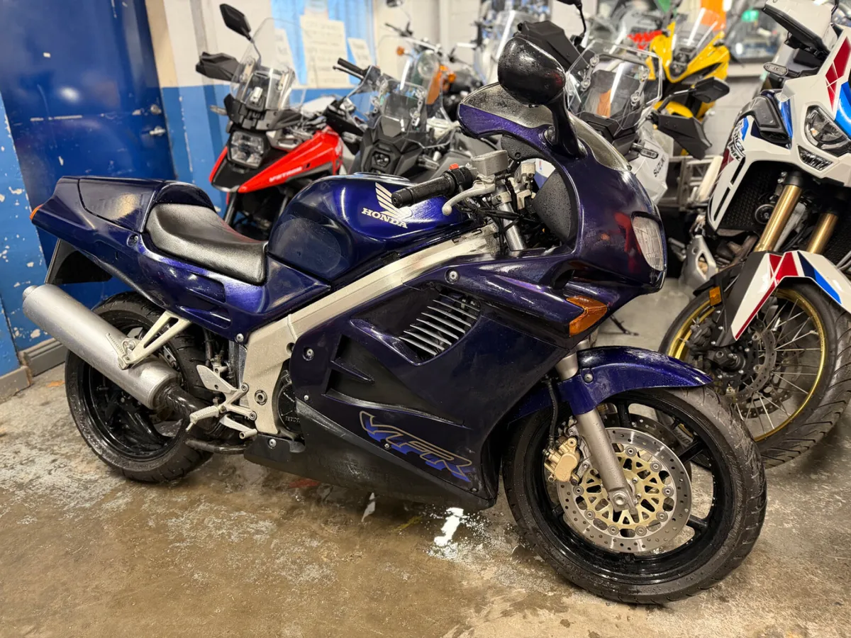 1997 Honda VFR750 - Image 2