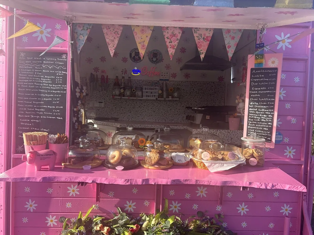 Food/Coffee/Cakes trailer - Image 3