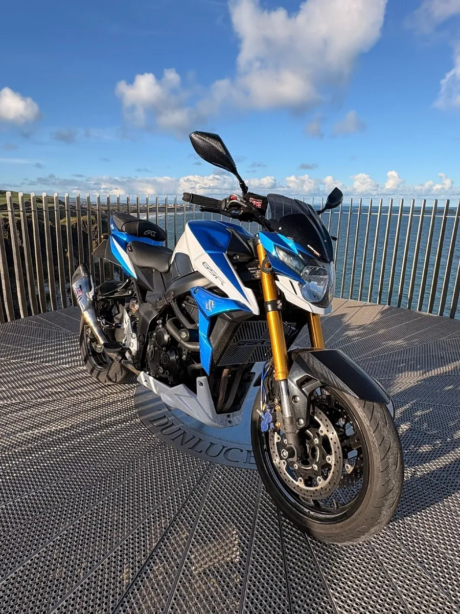 Suzuki GSR 2014 - Image 1