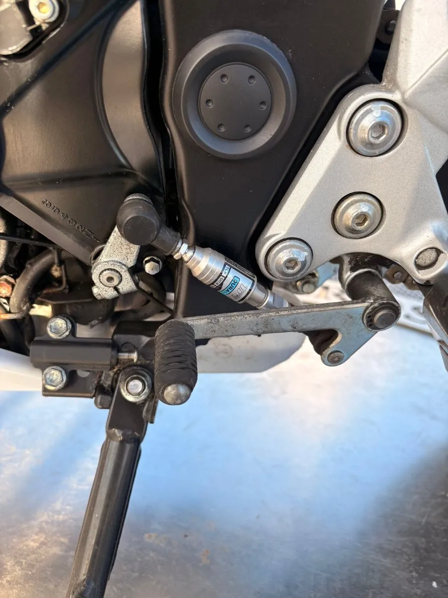 Suzuki GSR 2014 - Image 2