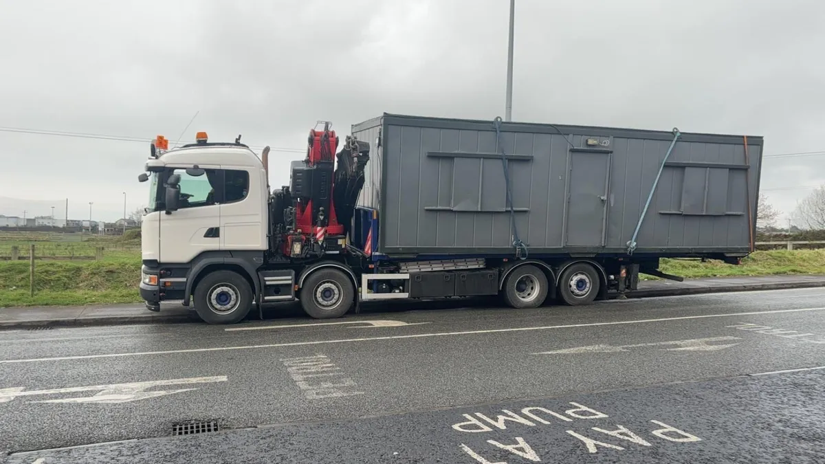 2016 Scania R410 8x2 Fassi F820 crane - Image 4