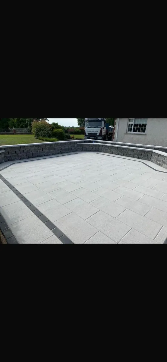 Newgrange Silver Granite Job lot 400x400x40(6.8m2) - Image 2