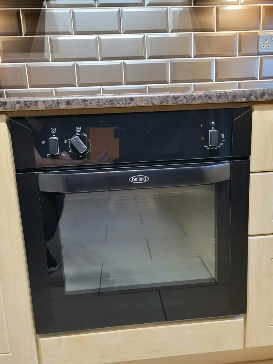 Oven - Image 1