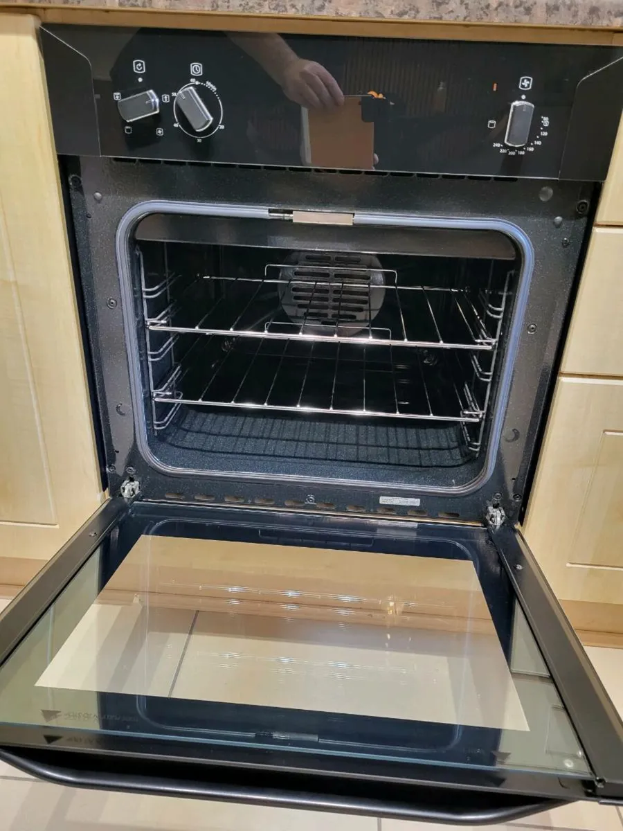 Oven - Image 3