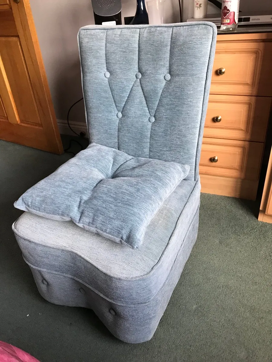 Bedroom chairs - Image 3