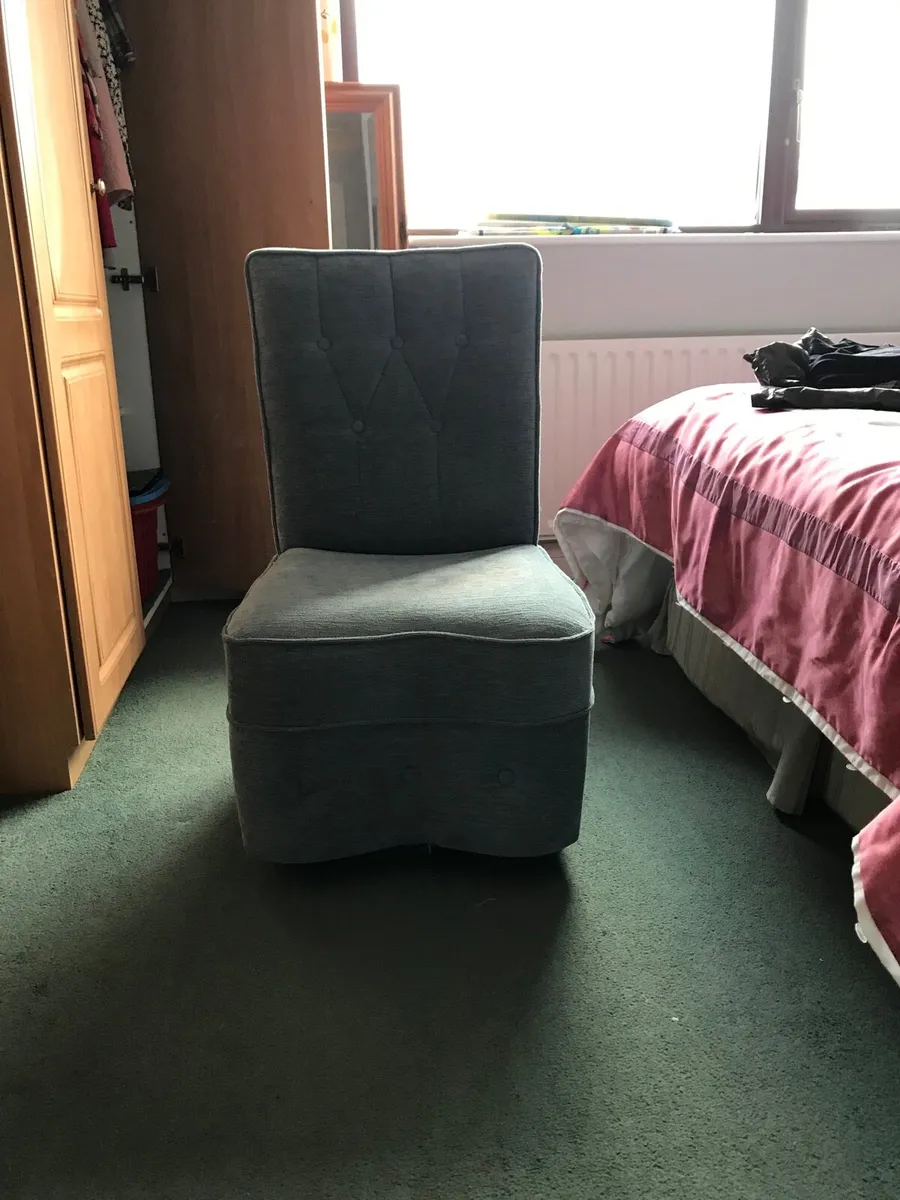 Bedroom chairs - Image 4