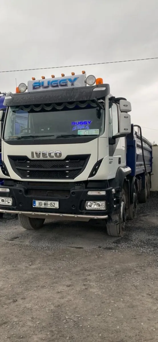2016 Iveco Trakker Tipper - Image 1