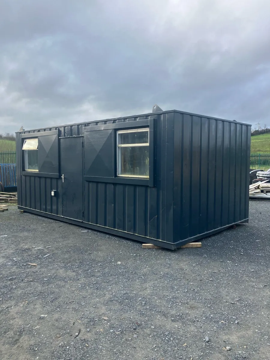 Mobile toilet block - Image 1