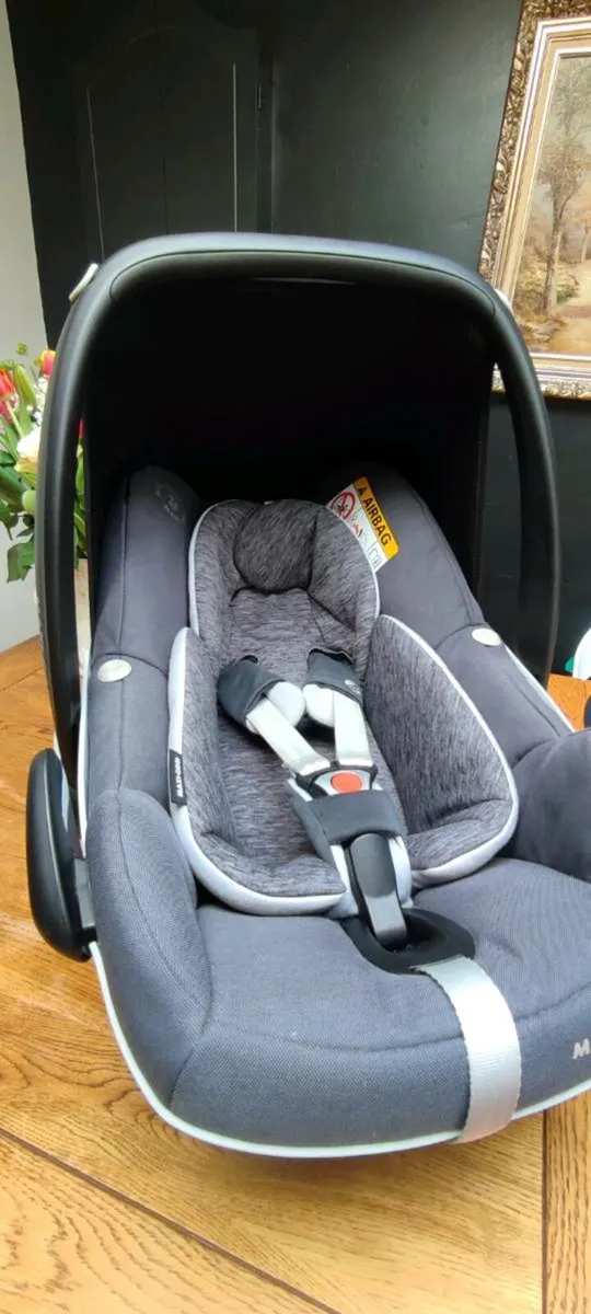 Maxi Cosi baby items - Image 2