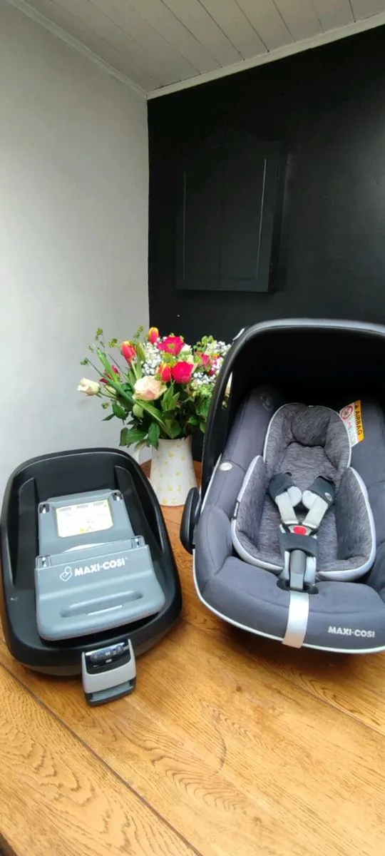 Maxi Cosi baby items - Image 4