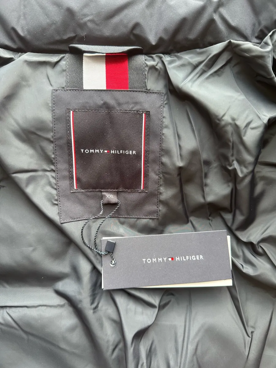 Tommy Hilfiger Puffer Jacket XXL - Image 3