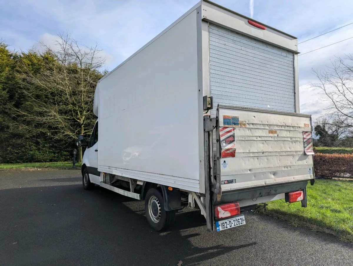 182 Mercedes Benz Sprinter Luton - Image 4