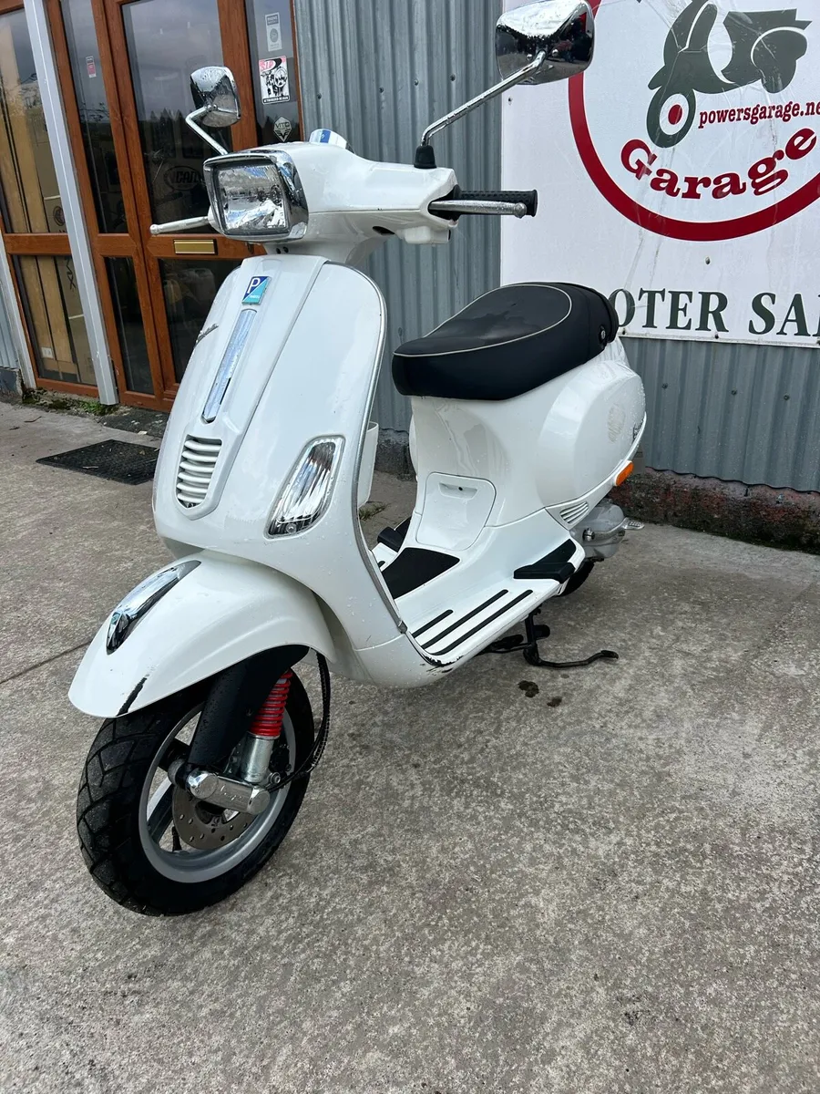 2010 Vespa S50 with 245 km - Image 2