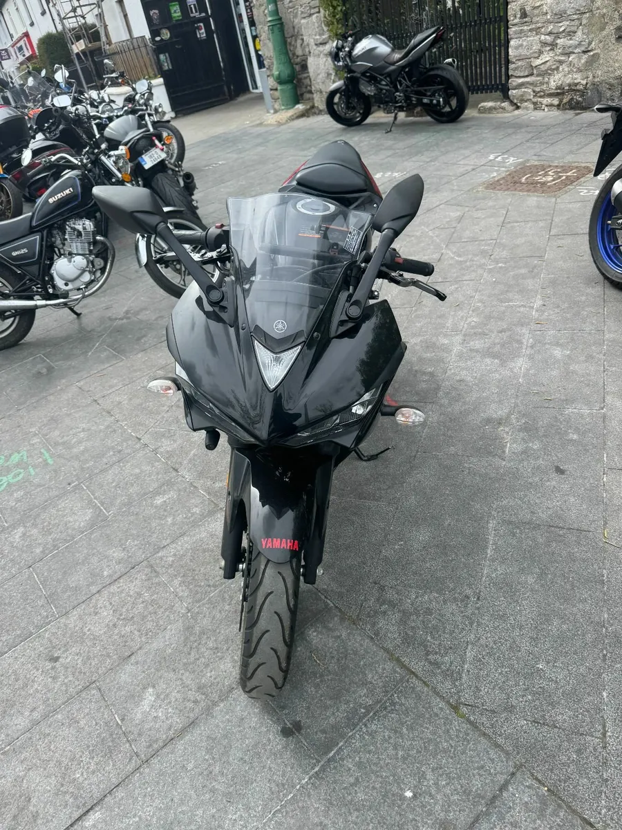 YAMAHA R3 2015 - Image 3