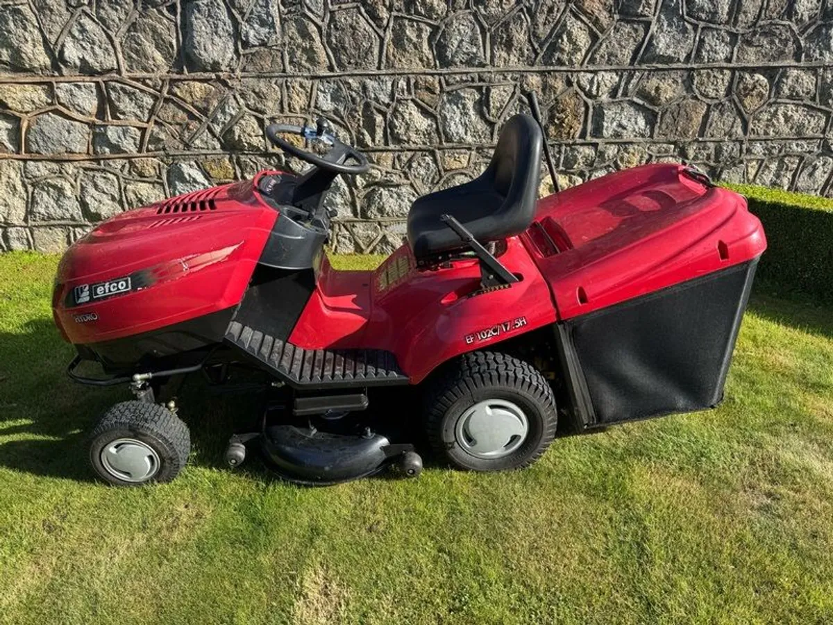 Ride on lawnmower - Image 1