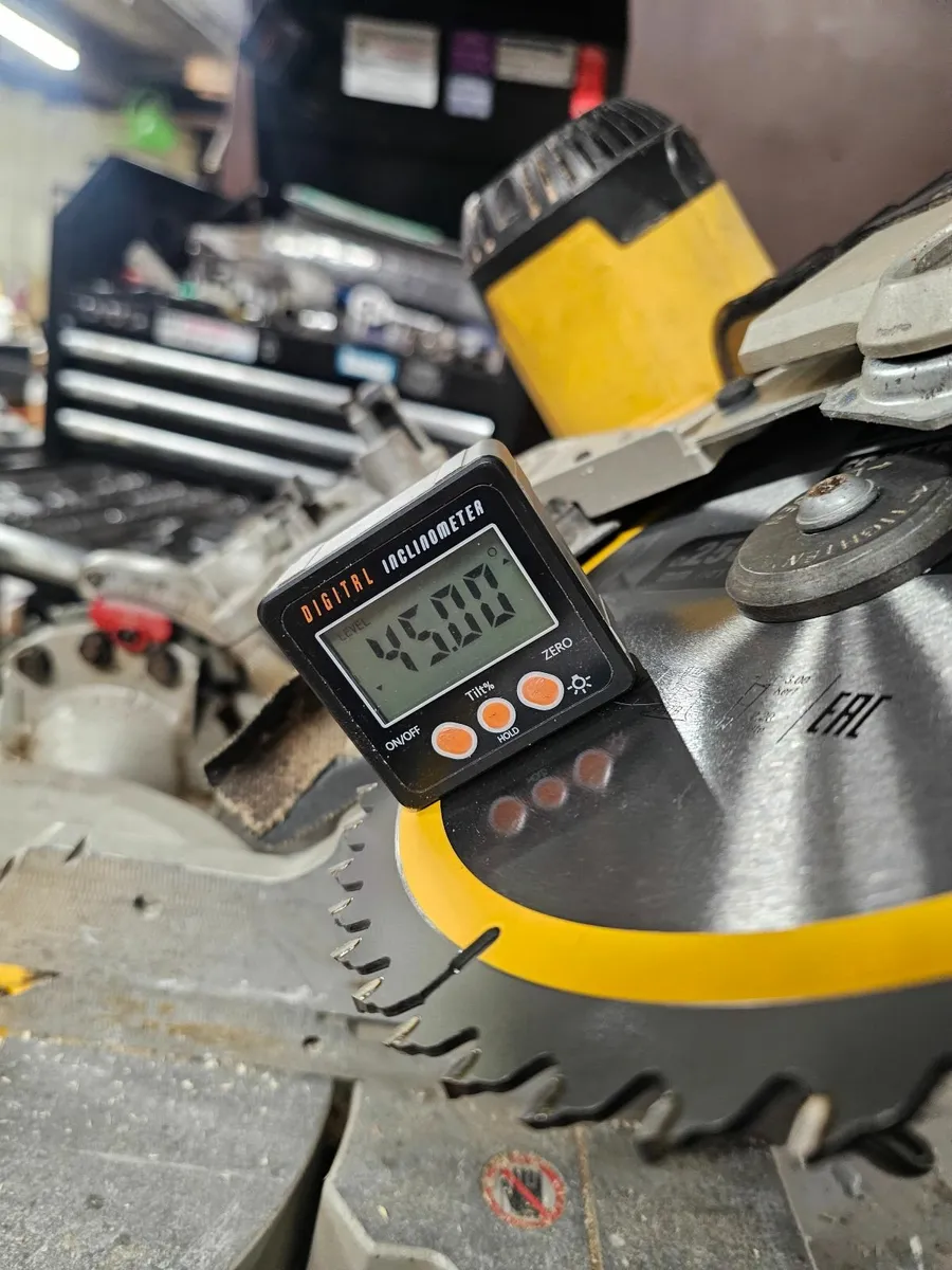 Dewalt 305mm chopsaw 110v - Image 2