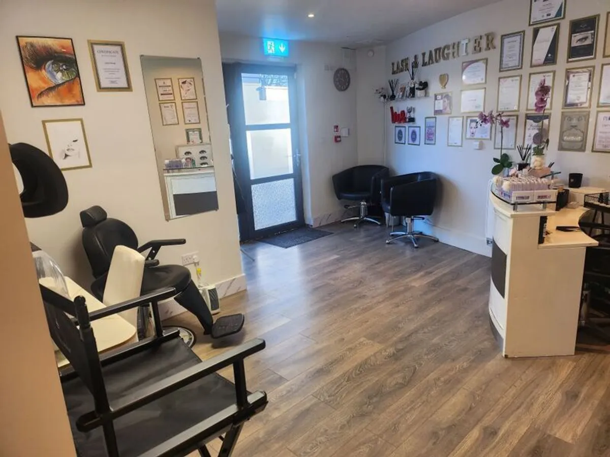 Nail space for rent - Image 3