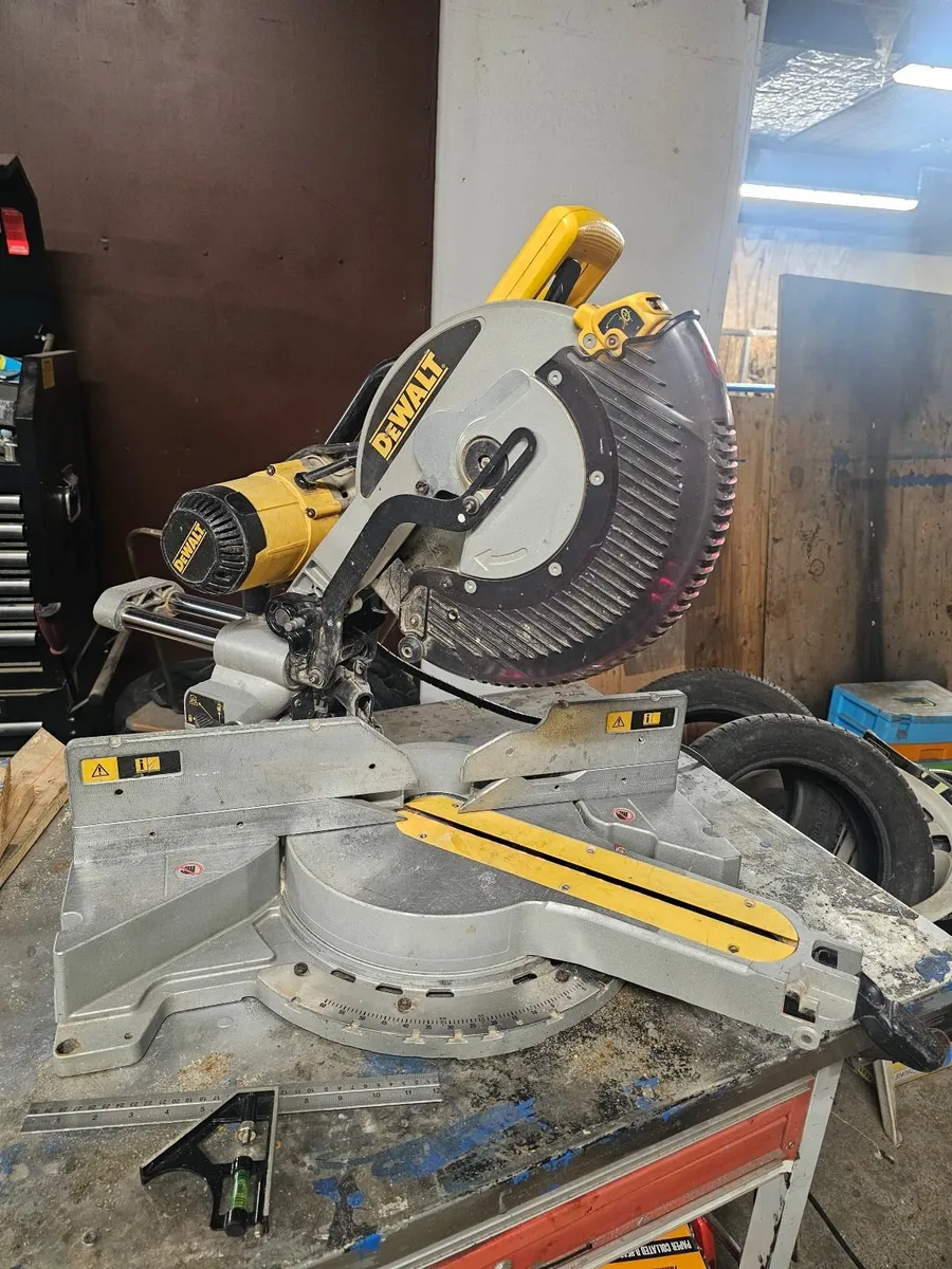 Dewalt 305mm chopsaw 110v - Image 1