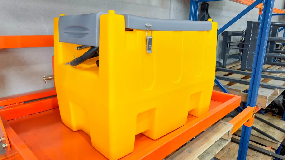 220L DIESEL FUEL TANK WITH 12V PUMP - Image 4