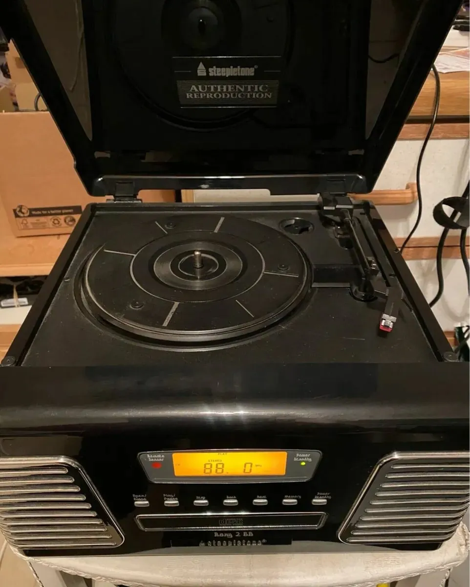 Steepletone Stereo System Record Player, CD, Radio - Image 1