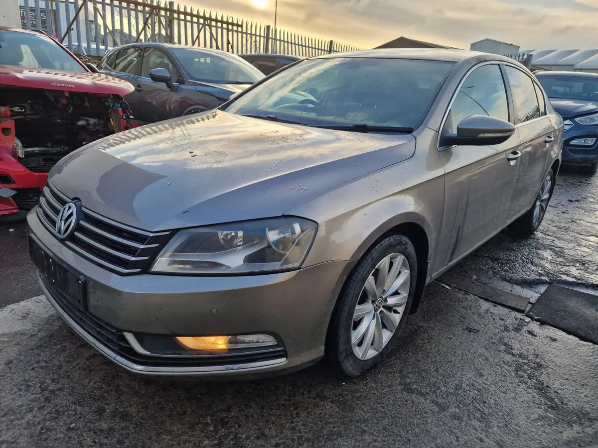 13 VW PASSAT  2.0 TDI (CFFB) FOR BREAKING - Image 2