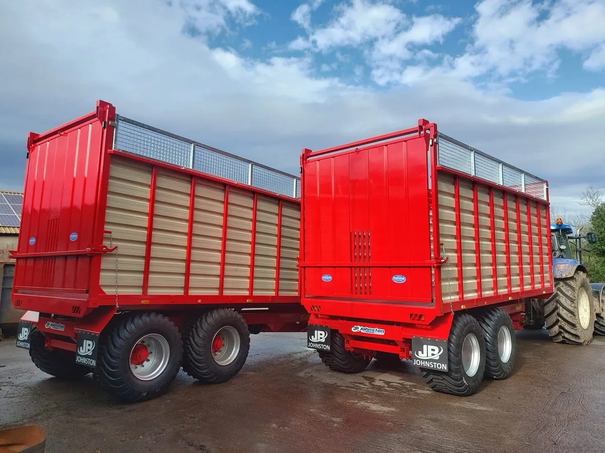 Johnston silage trailers - Image 3