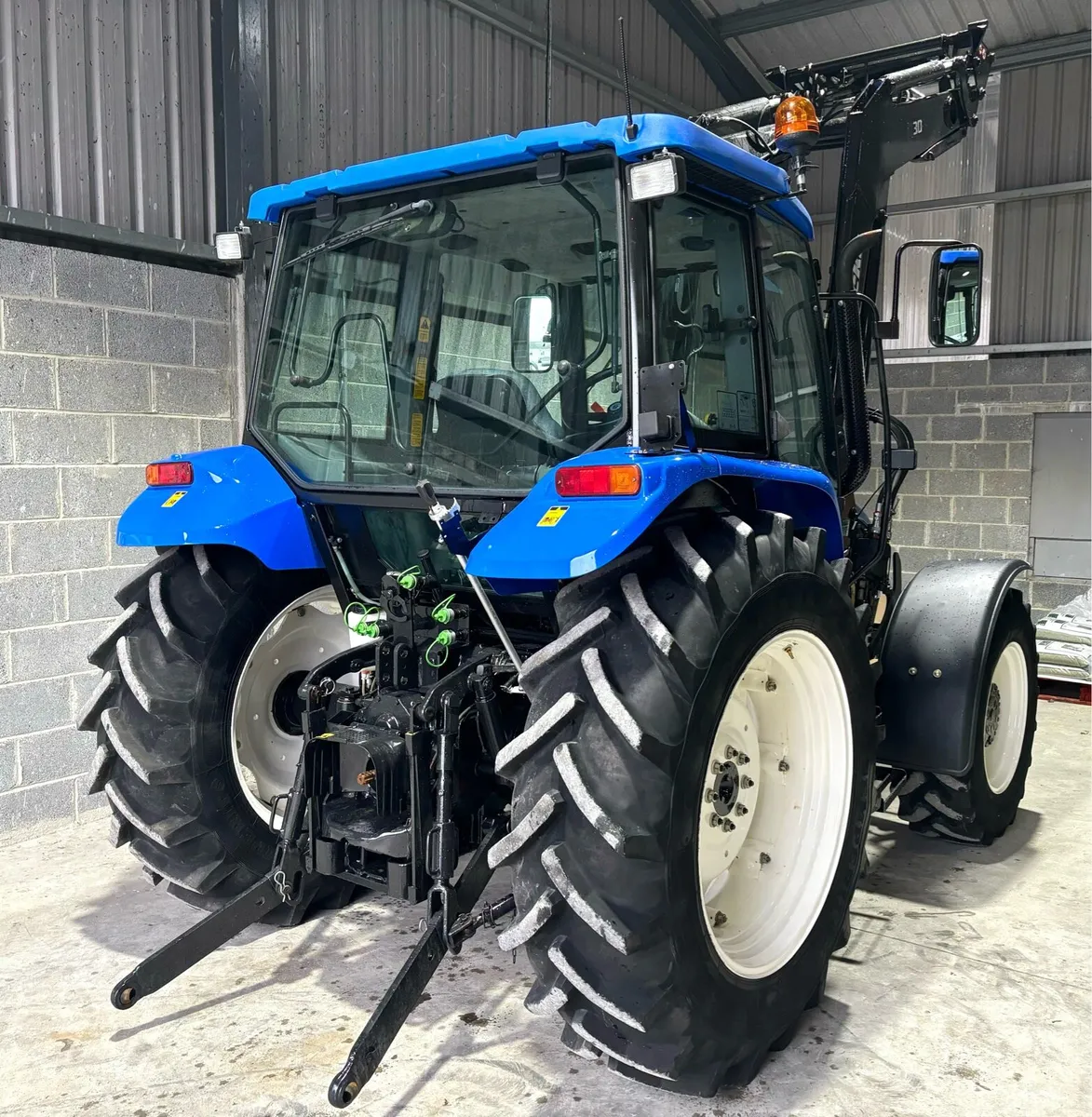 NEW HOLLAND TL90A c/w Loader ( Choice ) - Image 4