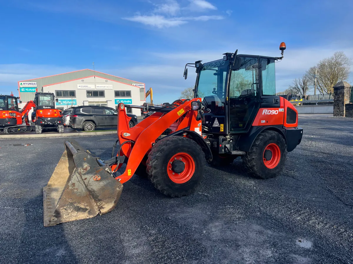 2022 Kubota RO90 Loader - Image 2