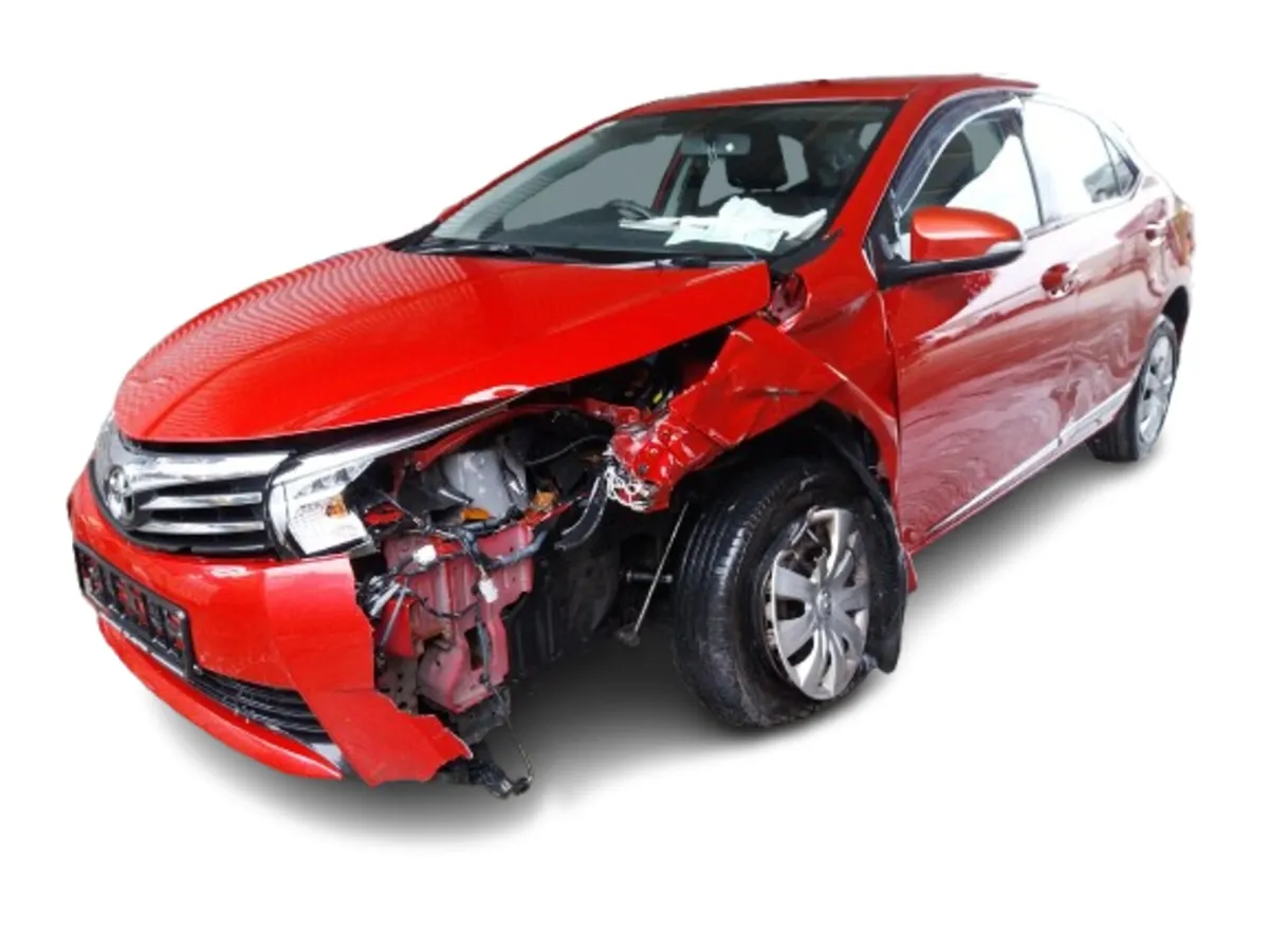 2015 TOYOTA COROLLA For Breaking/Dismantling - Image 1