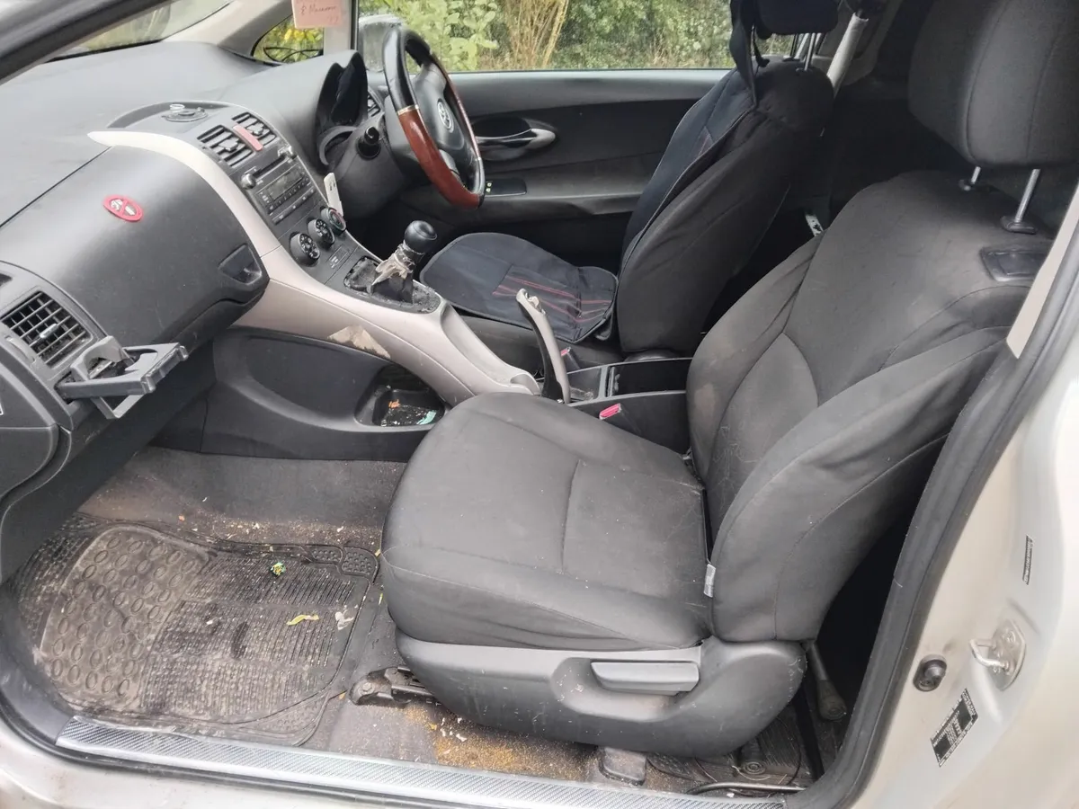 Toyota auris - Image 1