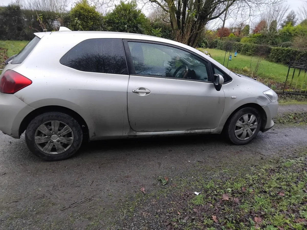 Toyota auris - Image 3