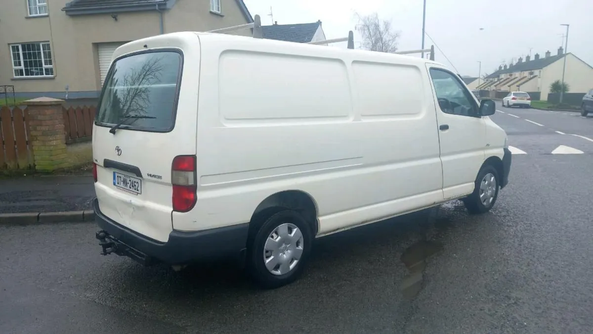 Toyota hiace - Image 2