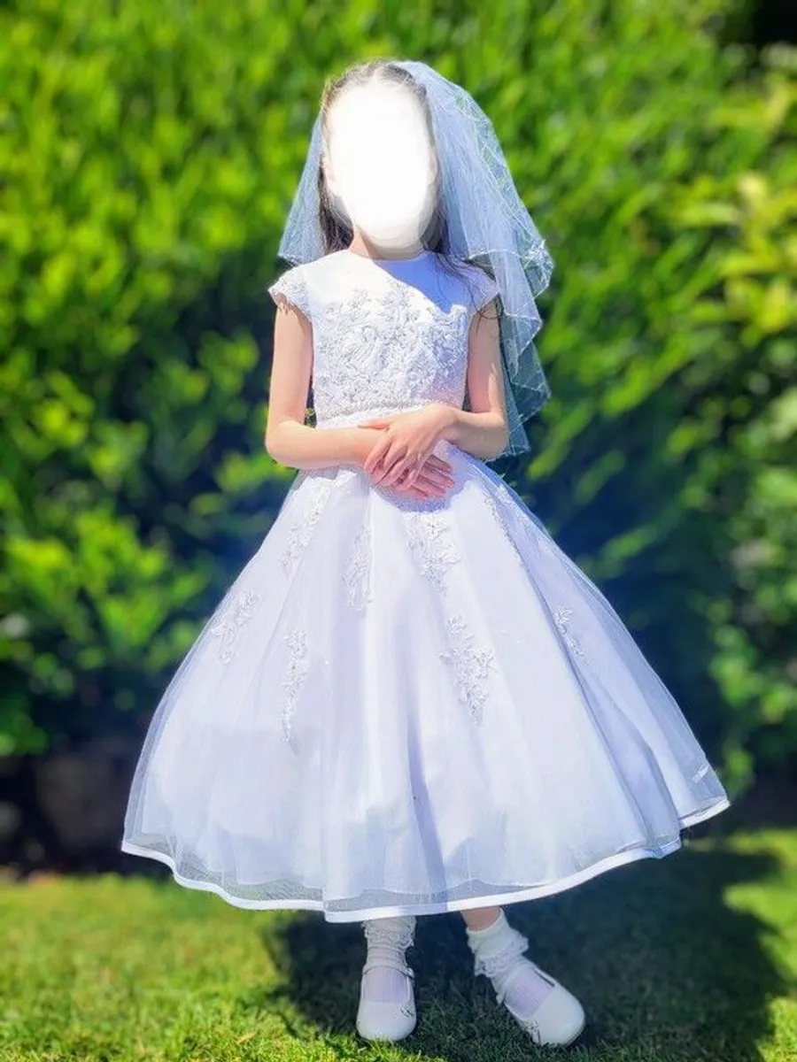 Communion dress & accessories - Image 1