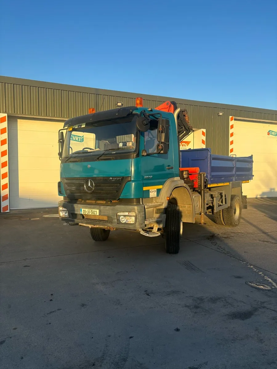 Mercedes 1823 Axor four wheel drive - Image 1