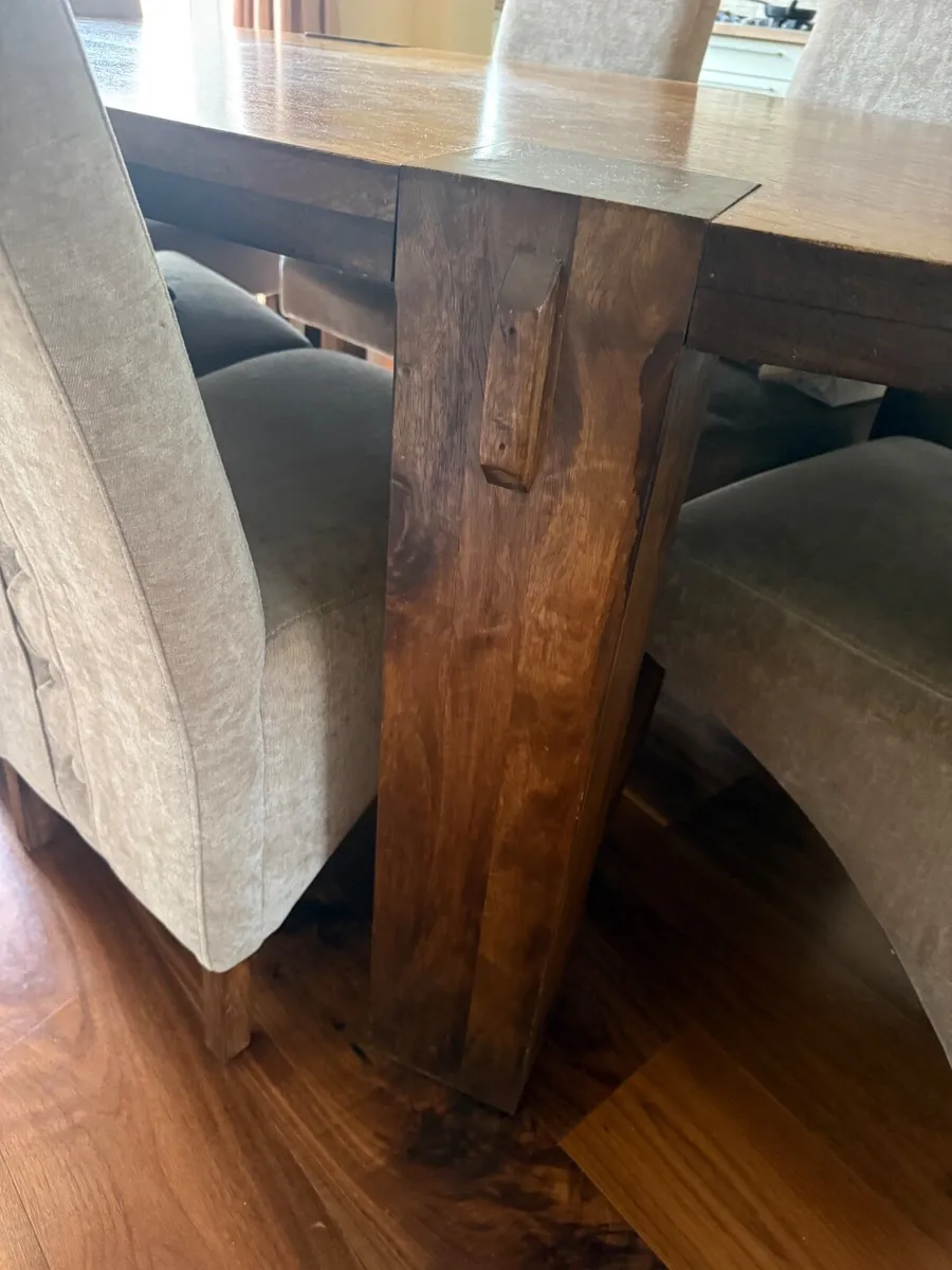 Table and 6 chairs - Image 2