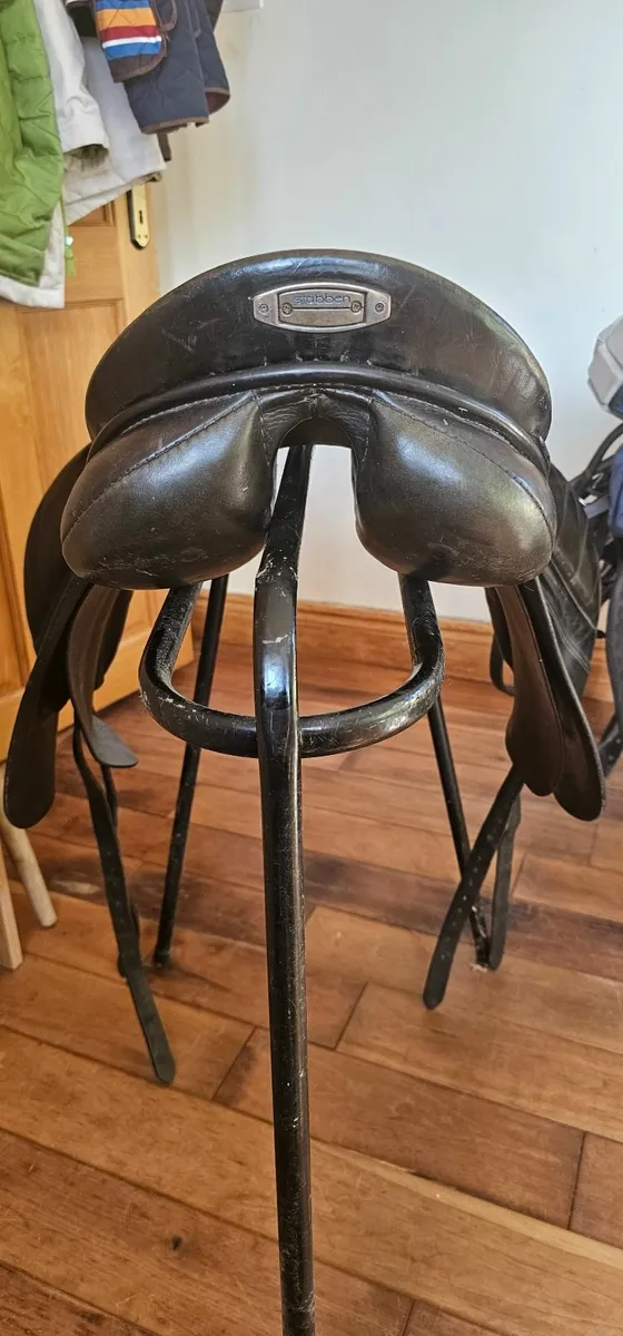 STUBEN DL DRESSAGE SADDLE - Image 2