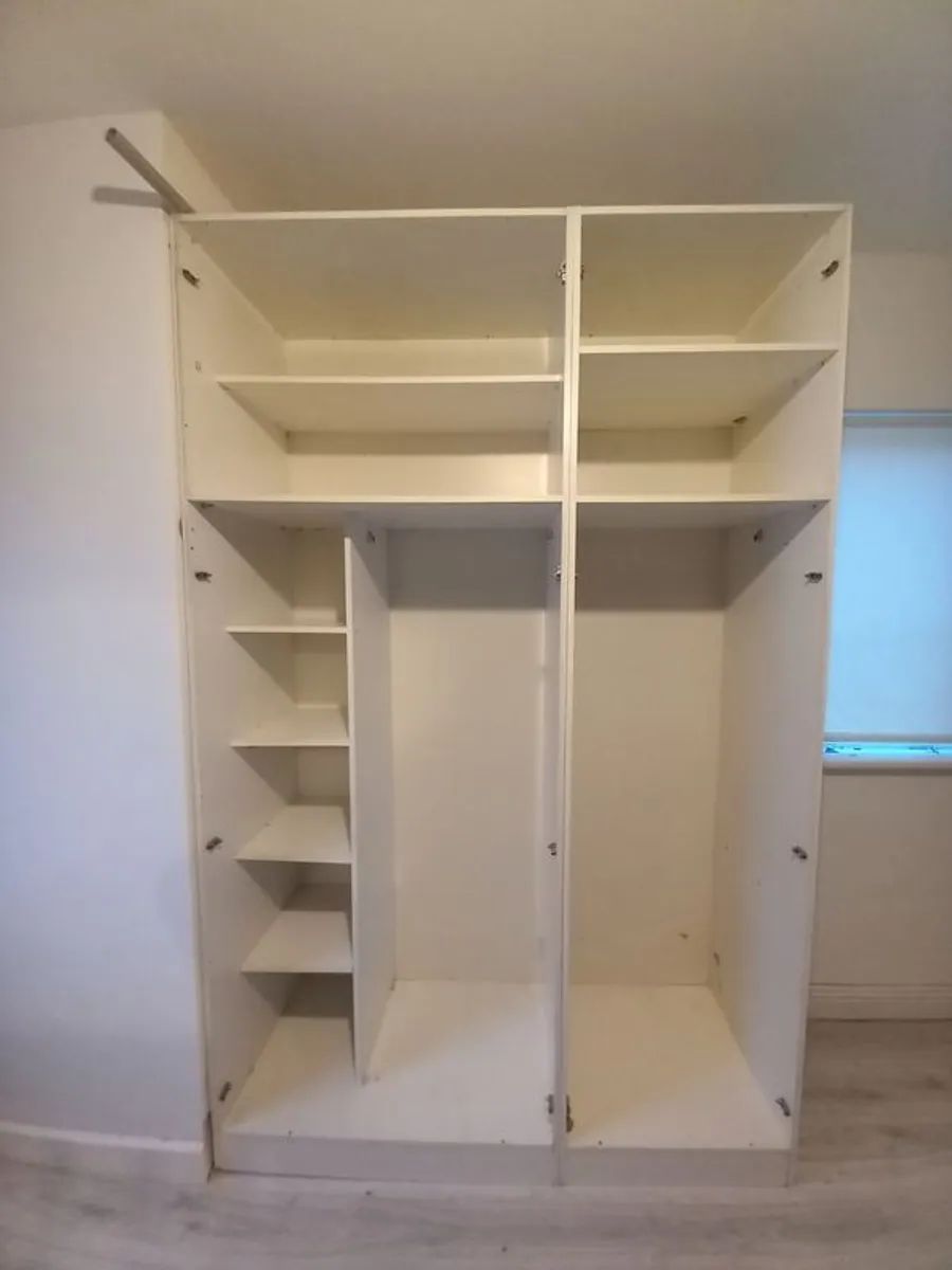 free wardrobe perfect condition ready to collect - Image 1