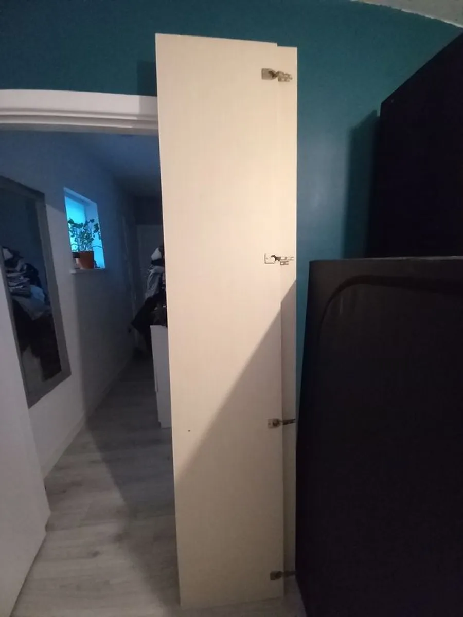 free wardrobe perfect condition ready to collect - Image 2