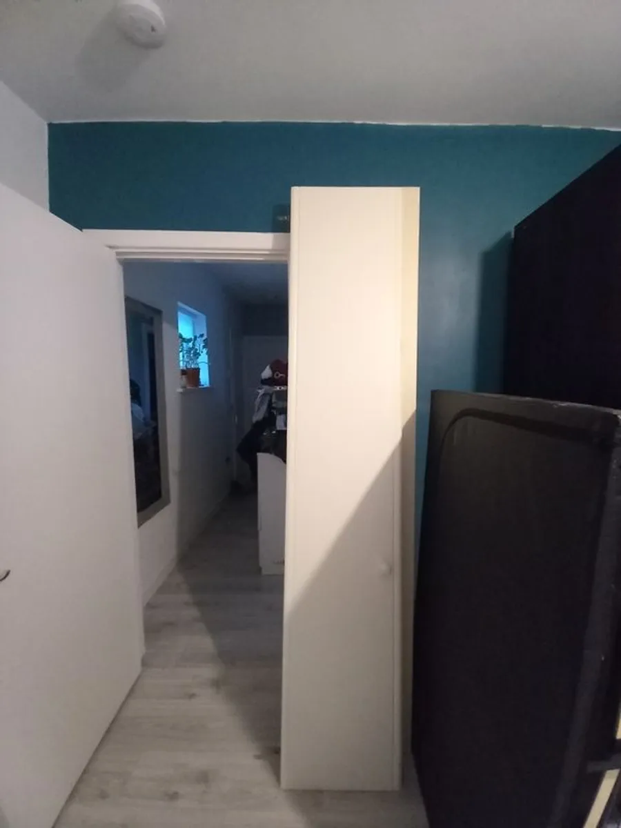 free wardrobe perfect condition ready to collect - Image 3