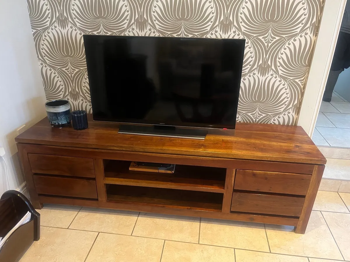 Tv unit