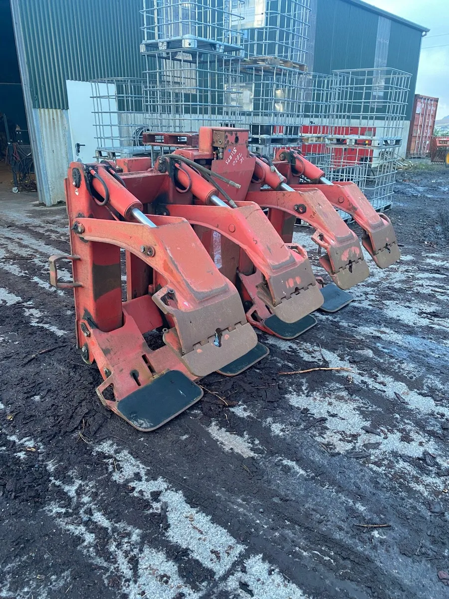 Hydraulic Rotator Clamp - Image 1