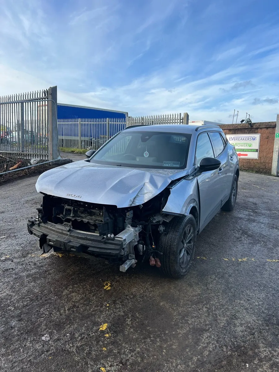 2023 Puegeot E-2008 50kwh. Damaged salvage - Image 2