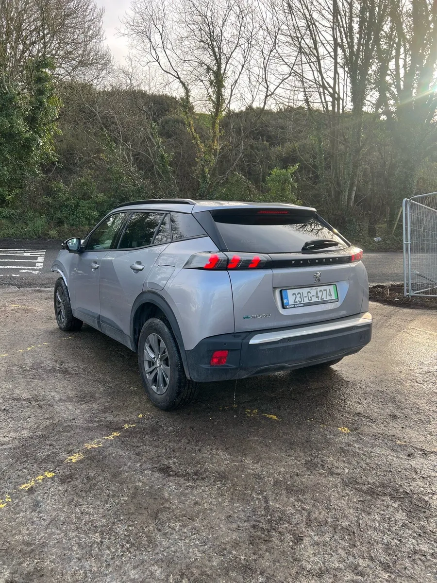 2023 Puegeot E-2008 50kwh. Damaged salvage - Image 1