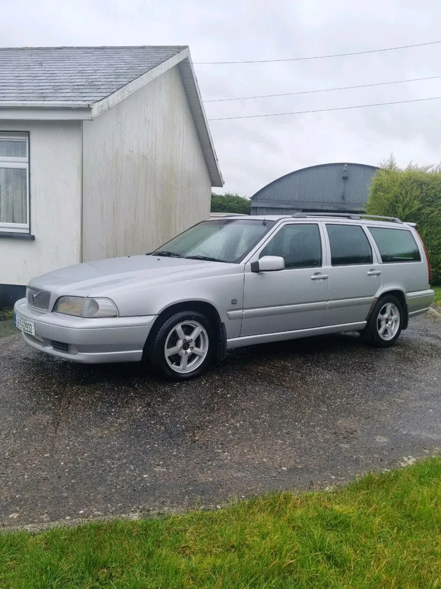 Volvo v70 estate turbo - Image 2