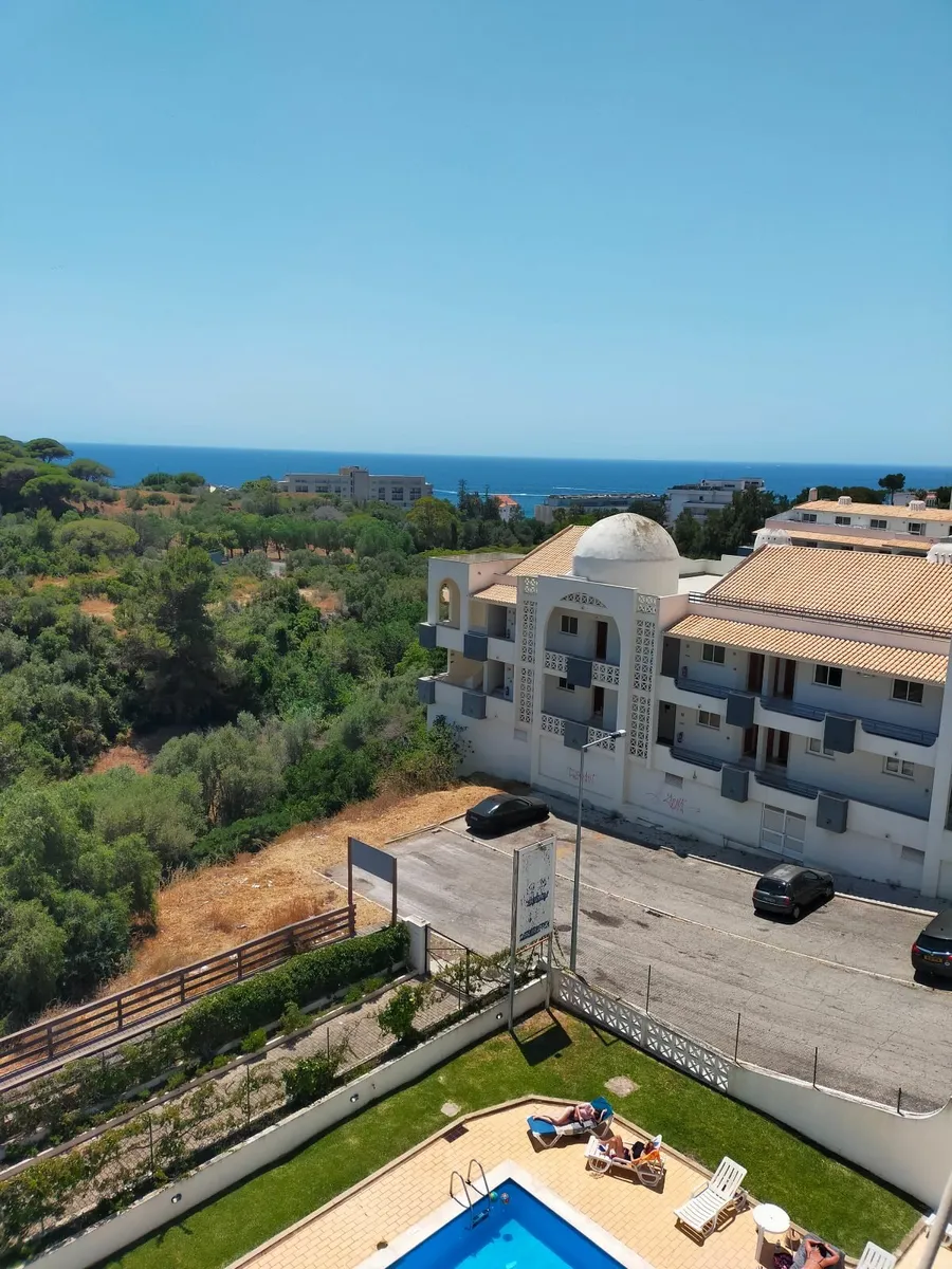 3 Bed Apt Sleeps 6 - Albufeira Algarve Portugal 4 - Image 1