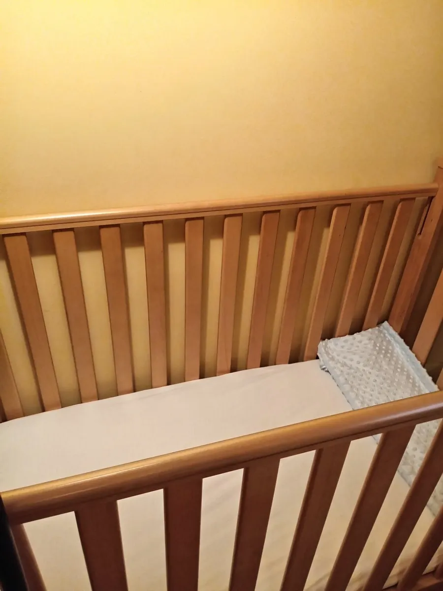 Cot bed - Image 3