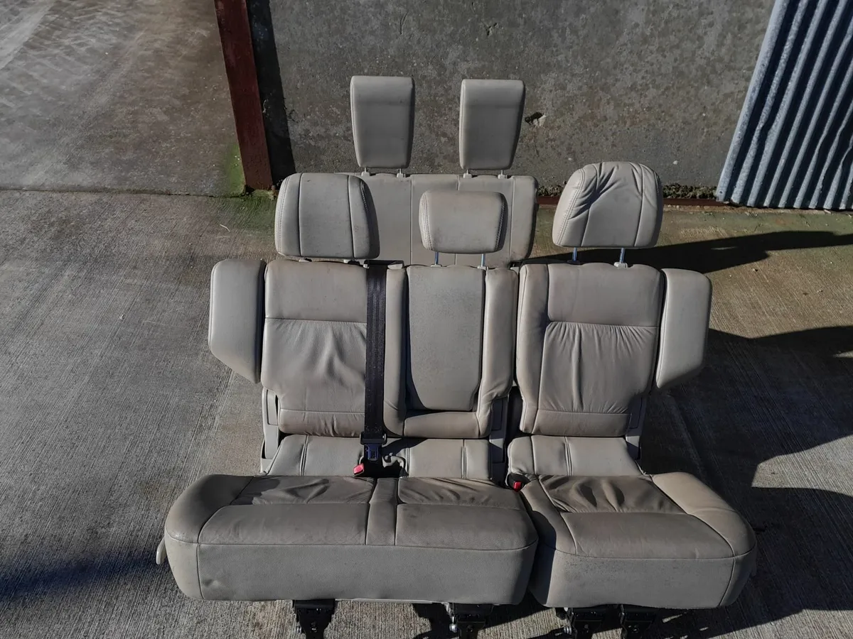 Pajero Shogun Seats - Image 1