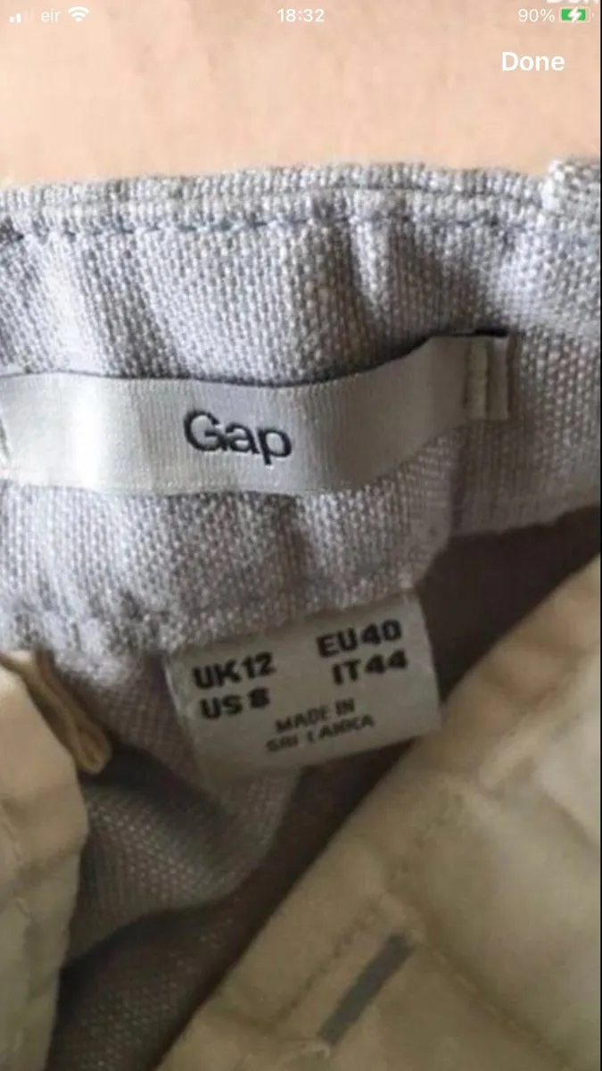 Ladies gap shorts size 12 €5 - Image 3