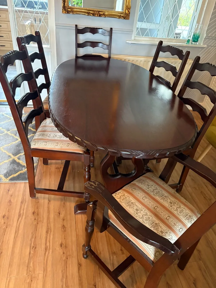 Dinning table & 6 chairs