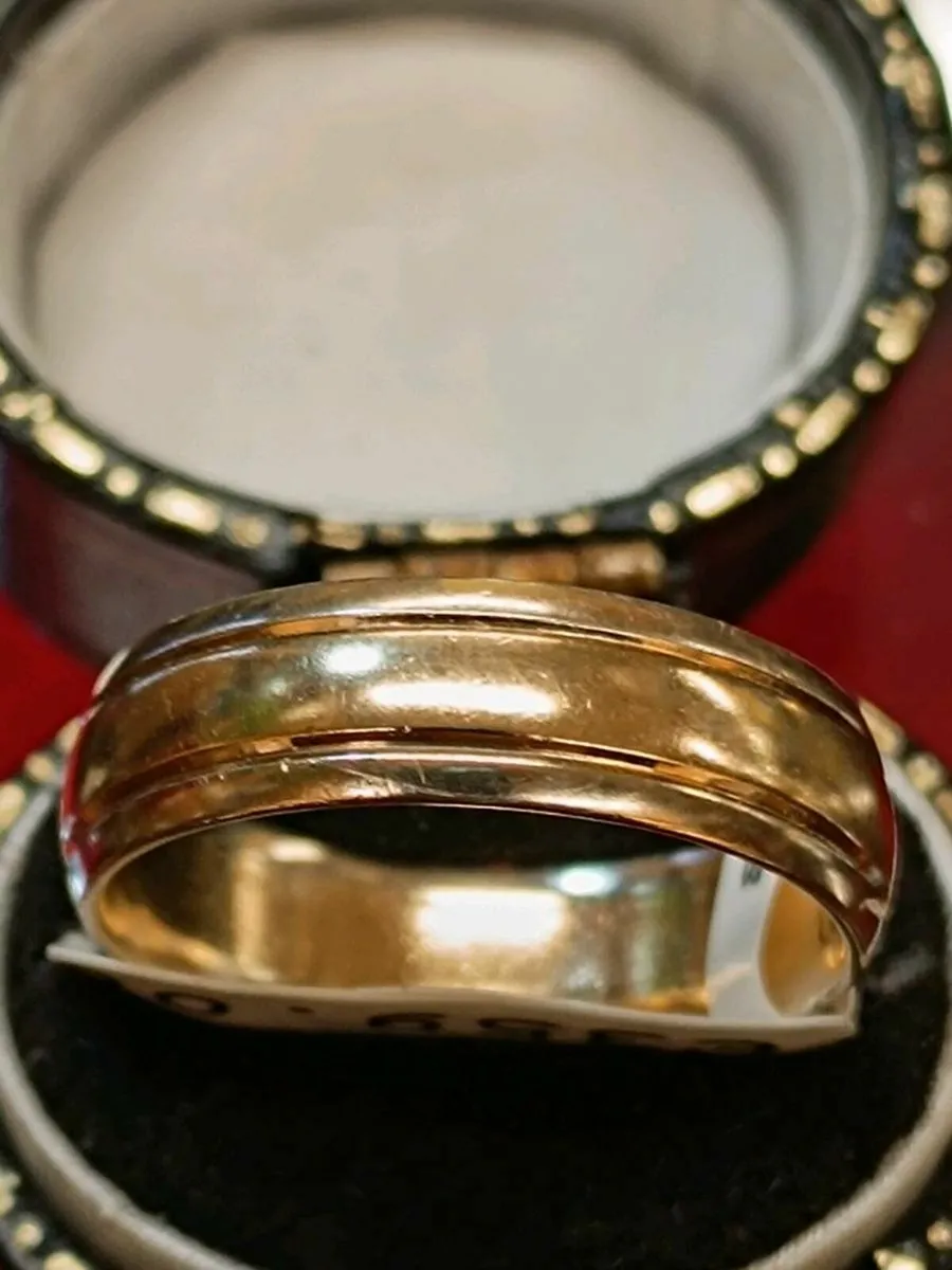 9k yellow gold wedding band ring - Image 2